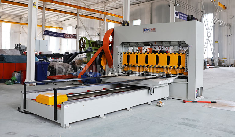 Maquina para fabricar metal desplegado de 160T personalizada por un cliente de Paraguay Maquina para fabricar metal desplegado de 160T personalizada por un cliente de Paraguay
