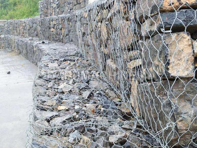 Uso de malla hexagonal de doble torsión para control de erosión y gaviones en Perú y Colombia