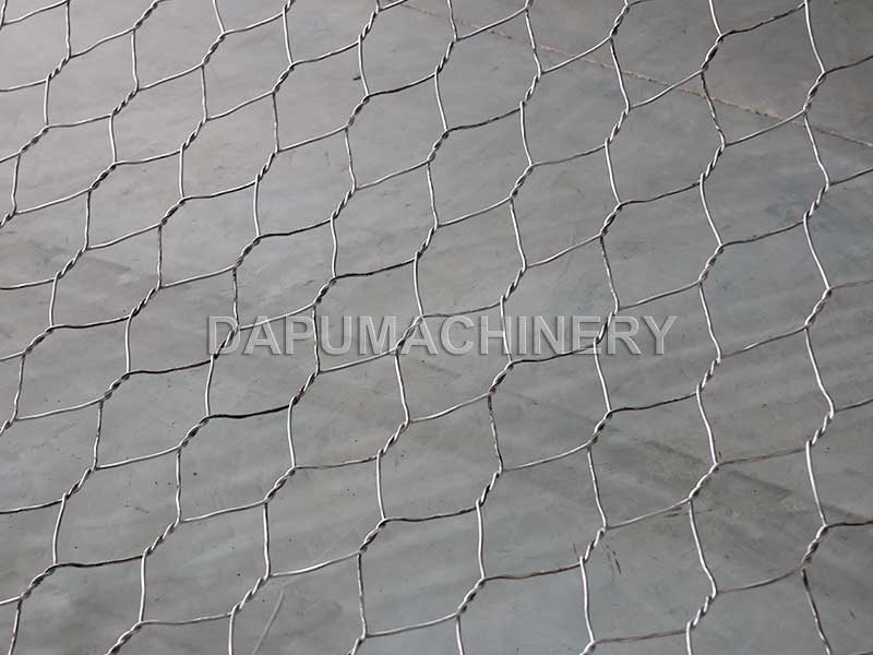 Producción de malla hexagonal para gavión tipo colchón Reno en Sudamérica.