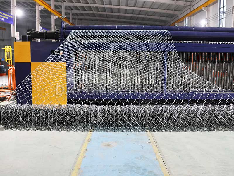 Rollos de malla hexagonal y gaviones tipo colchón producidos para obras de infraestructura vial