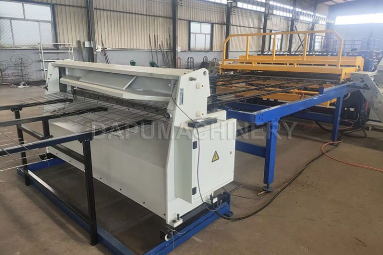 maquina-soldadora-mecanica-malla-electrosoldada-2-6mm-jiake-rusia Máquina soldadora mecánica de malla electrosoldada de 2-6mm JIAKE produciendo paneles de malla para construcción de 100x100mm en Rusia