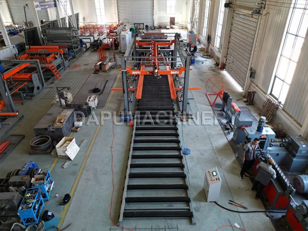 Equipos para producción de malla electrosoldada llave en mano JIAKE personalizados para un importante constructor en Catar