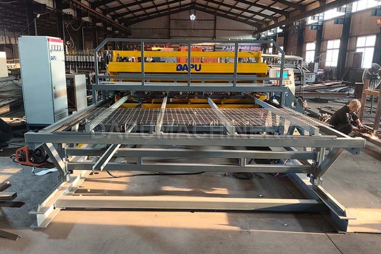 linea-produccion-malla-electrosoldada-construccion-jiake-brasil Línea de producción de malla electrosoldada para construcción JIAKE con máquina trefiladora, enderezadora GT3-8 y soldadora de malla de 3-6mm en Brasil.