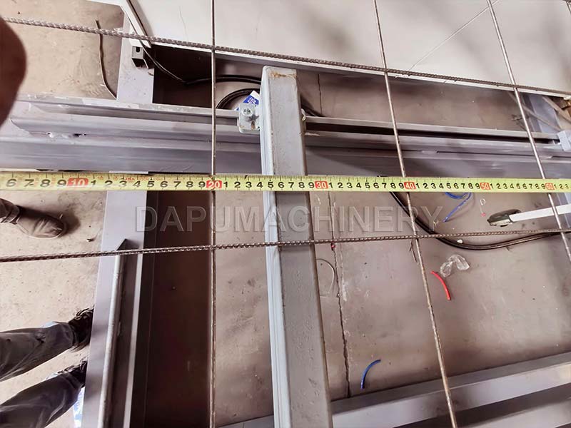 Paneles de malla electrosoldada de alambre corrugado de 3.15mm de 2.4m x 3m terminados fabricados por maquinaria JIAKE en Zimbabue.
